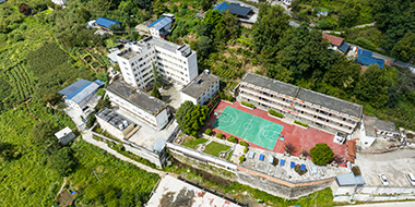 九龙县魁多镇中心小学校